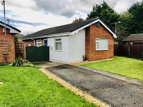THE BIG ESTATE AGENCY are delighted to present for <b>sale</b> this 3-BEDROOM SEMI DETACHED <b>BUNGALOW</b> in <b>BROUGHTON</b>. . Bungalows for sale broughton drury flintshire